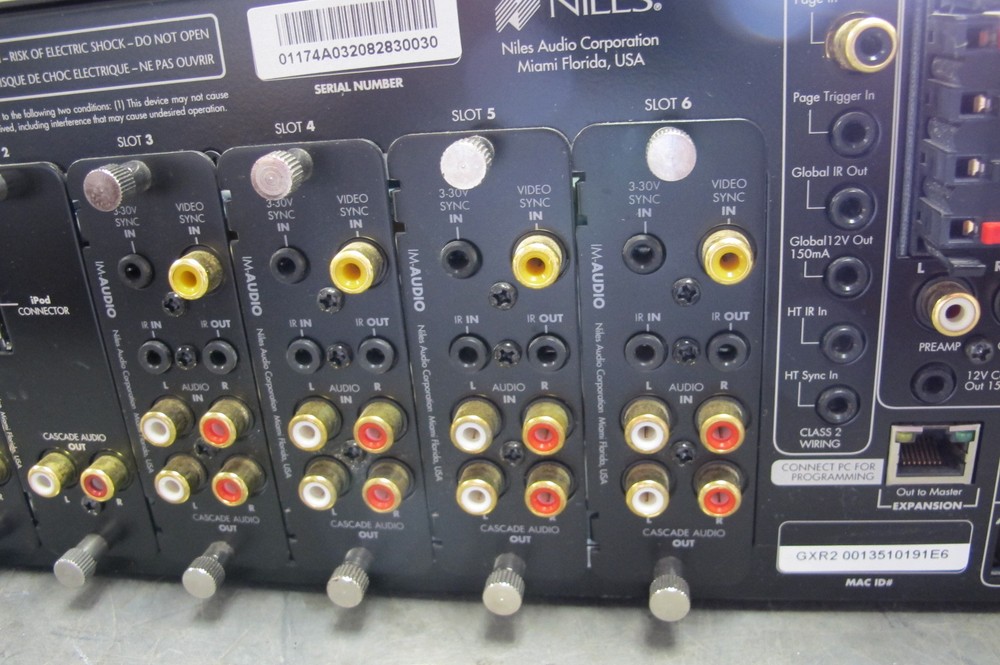 NILES GRX2 Modular Multizone Receiver (With 2 Ipod Modules)