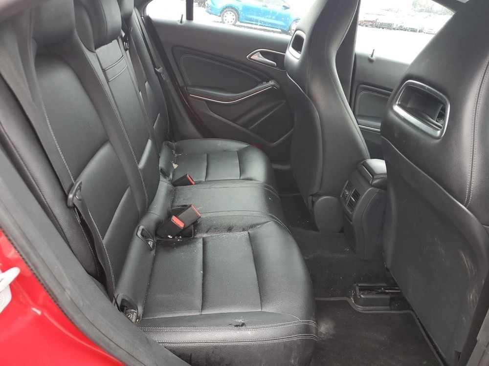 CLA250 2017 Glove Box 4934947