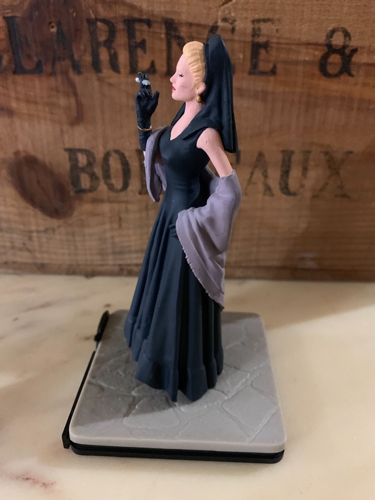 STATUINE tex 3d MANUELA GUZMAN BONELLI CENTAURIA
