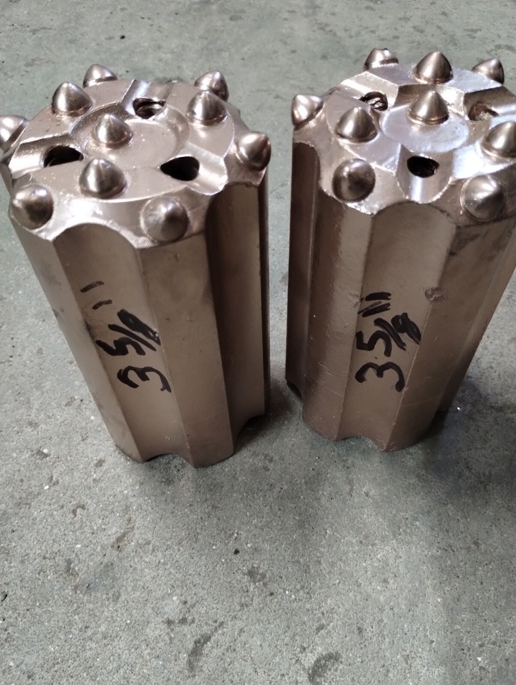 Sandvik 3 5/8" Retrac Thread Rock Bit