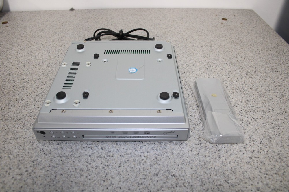 SuperSonic DVD / VCD / CD / MP3 Player SC-22D w/ remote