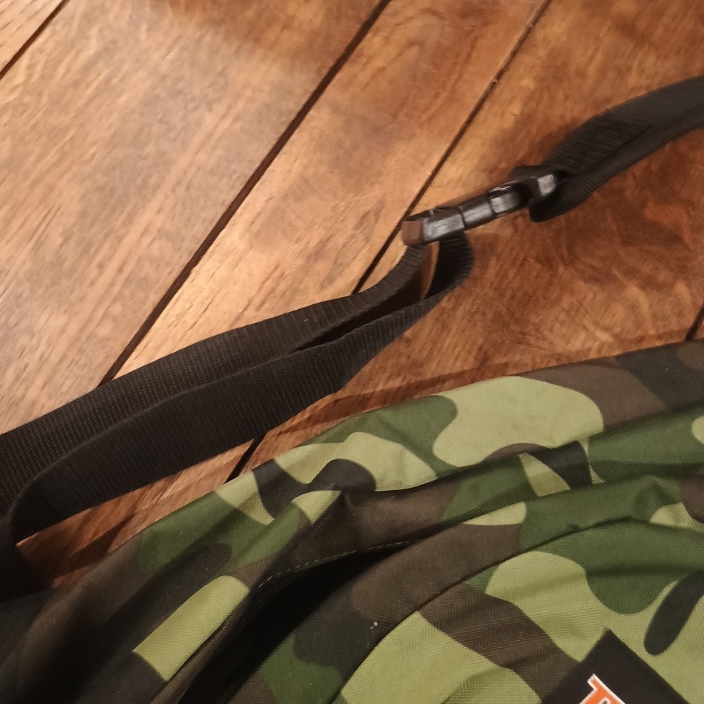 trailmaker classic camouflage crossbody backpack