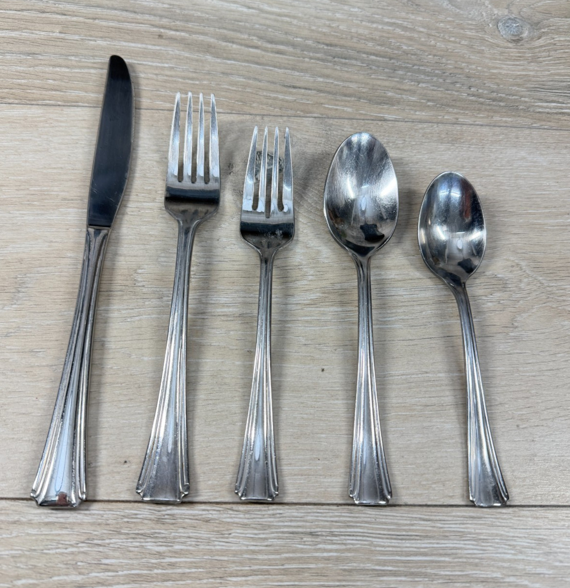 Oneida * BORDEAUX Stainless Glossy Flatware CHOICE - CHOOSE (230)