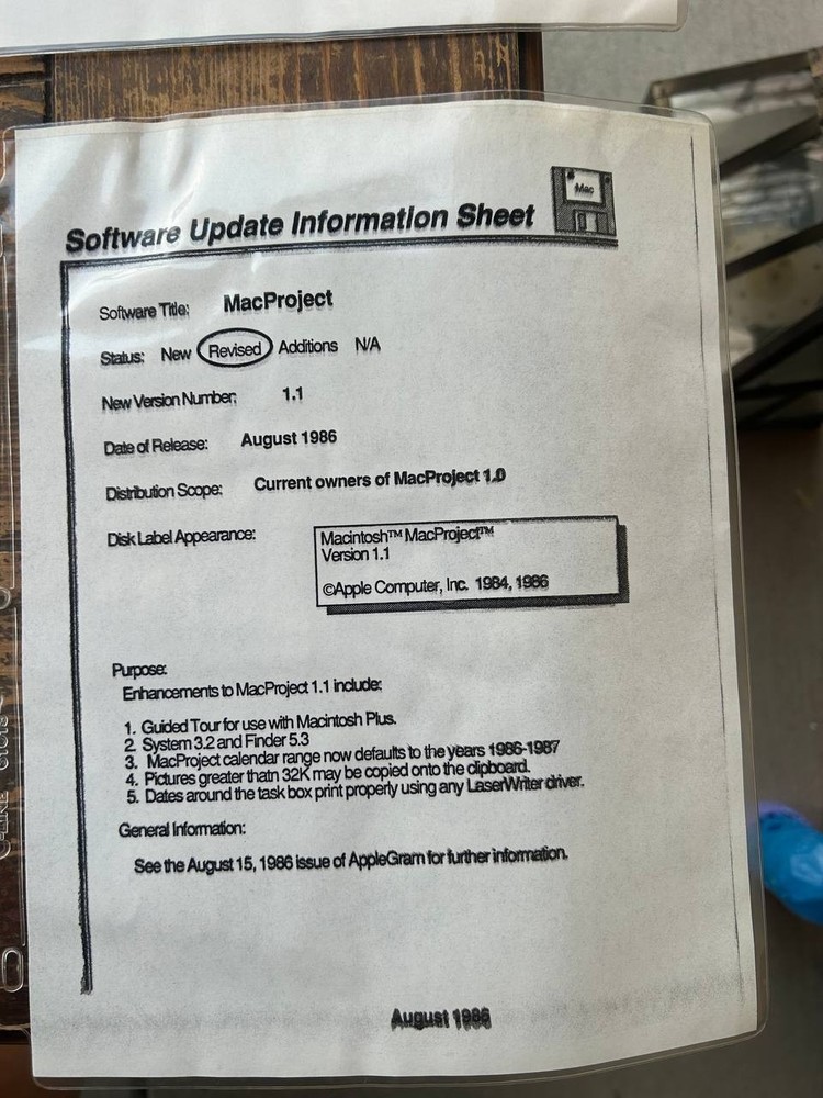 Original Apple internal Macintosh software update floppy disks & docs 1986