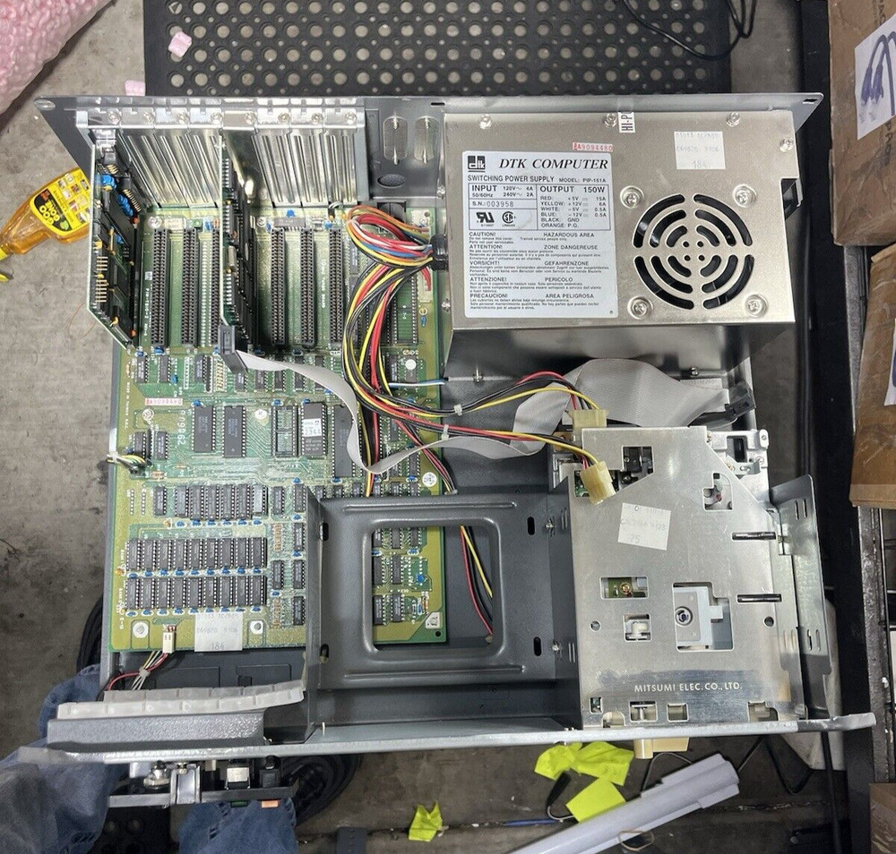 DTK COMPUTER SHO TRONICS TURBO JET 88-10 DATA-1000 CLONE COMPUTER