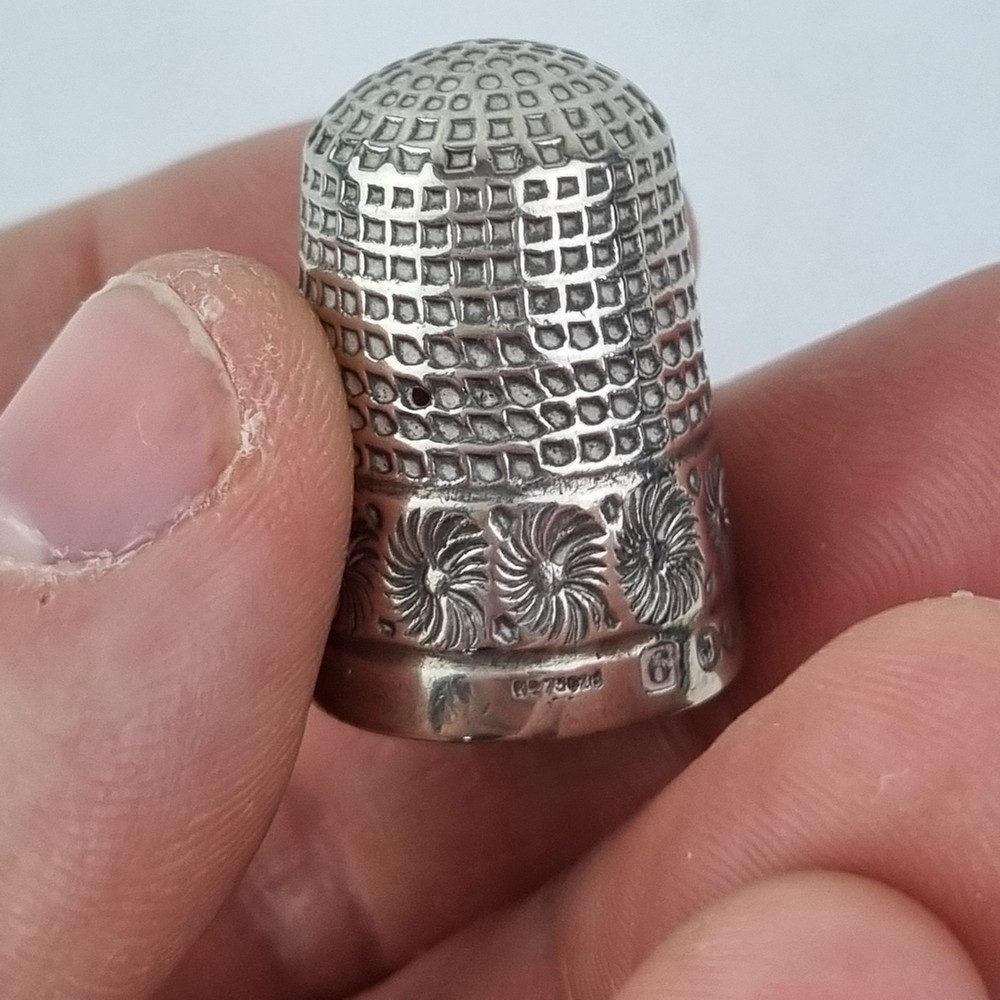 Antique Solid Silver Thimble Chester 1894 John Thompson & Sons