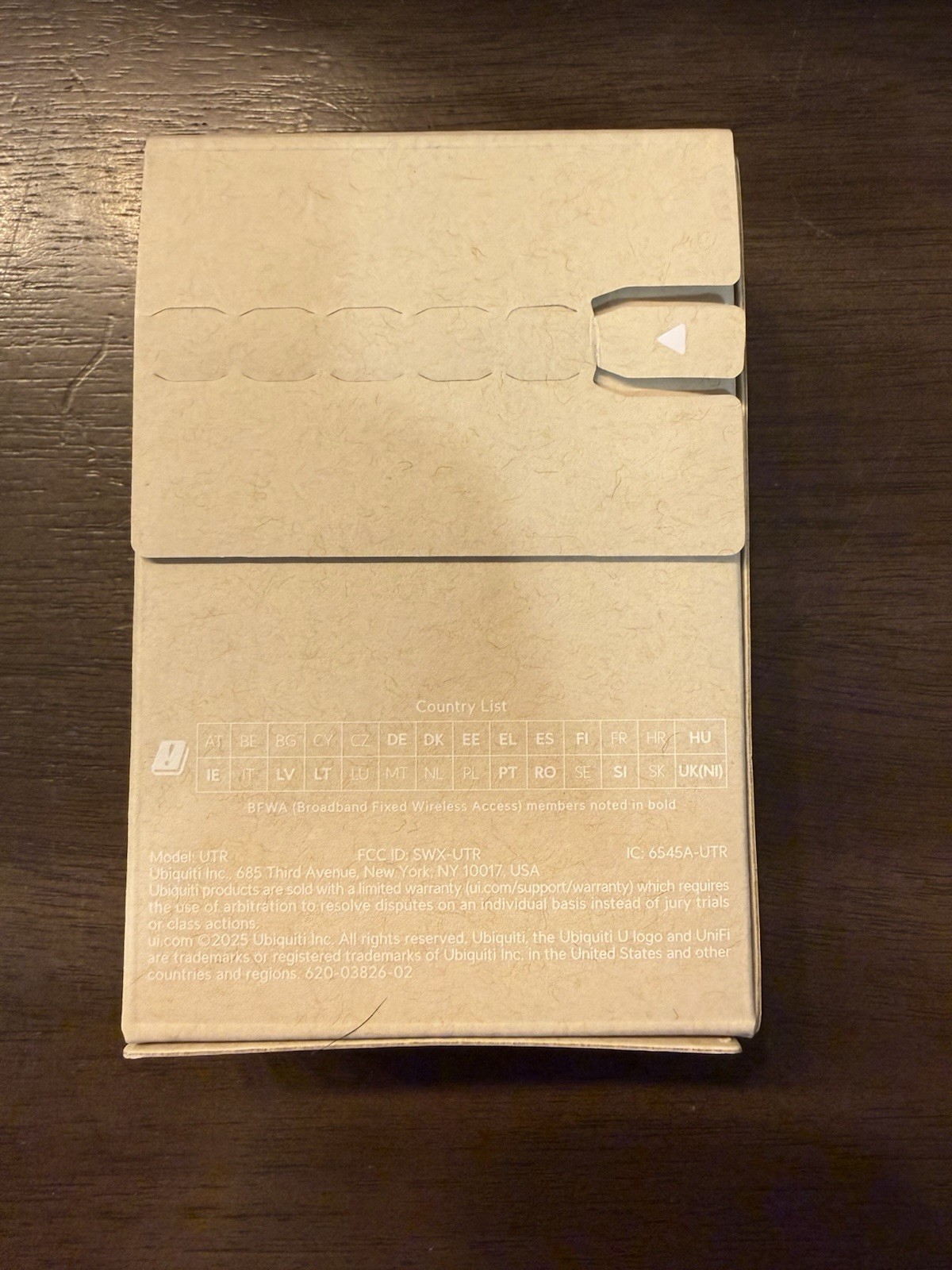 Ubiquiti UniFi Travel Router (UTR) IN HAND