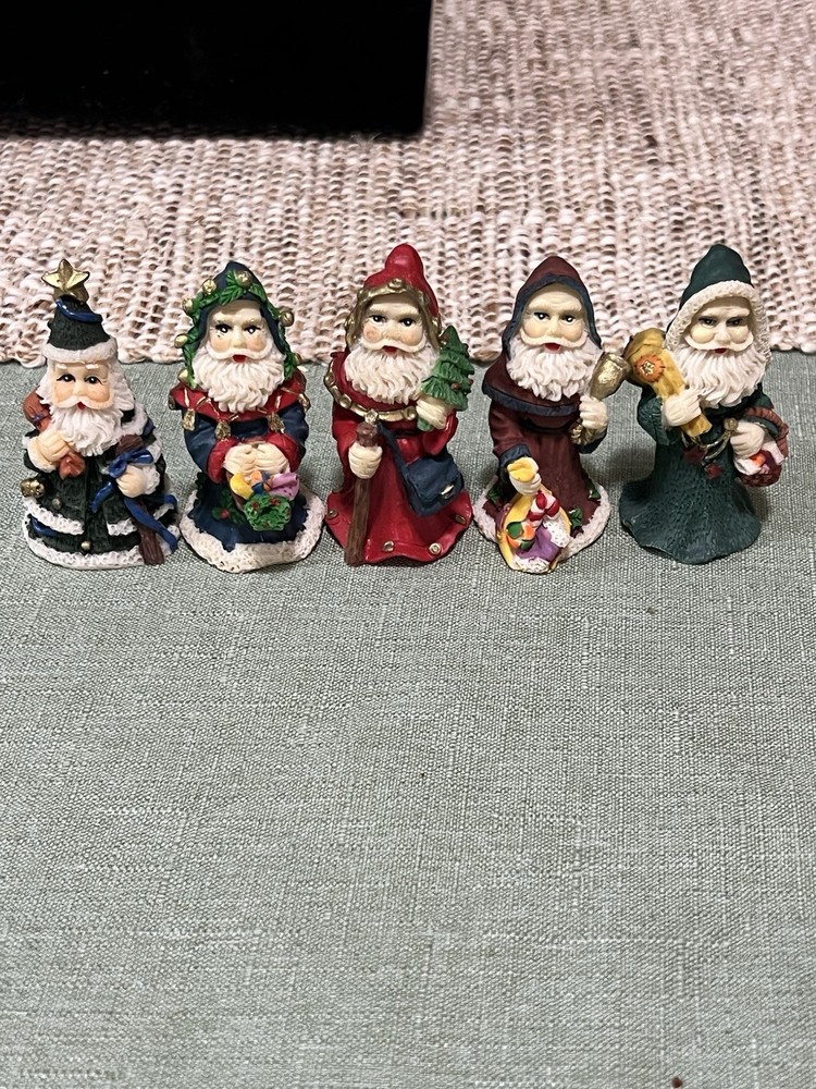 santa clause 5 piece thimble set