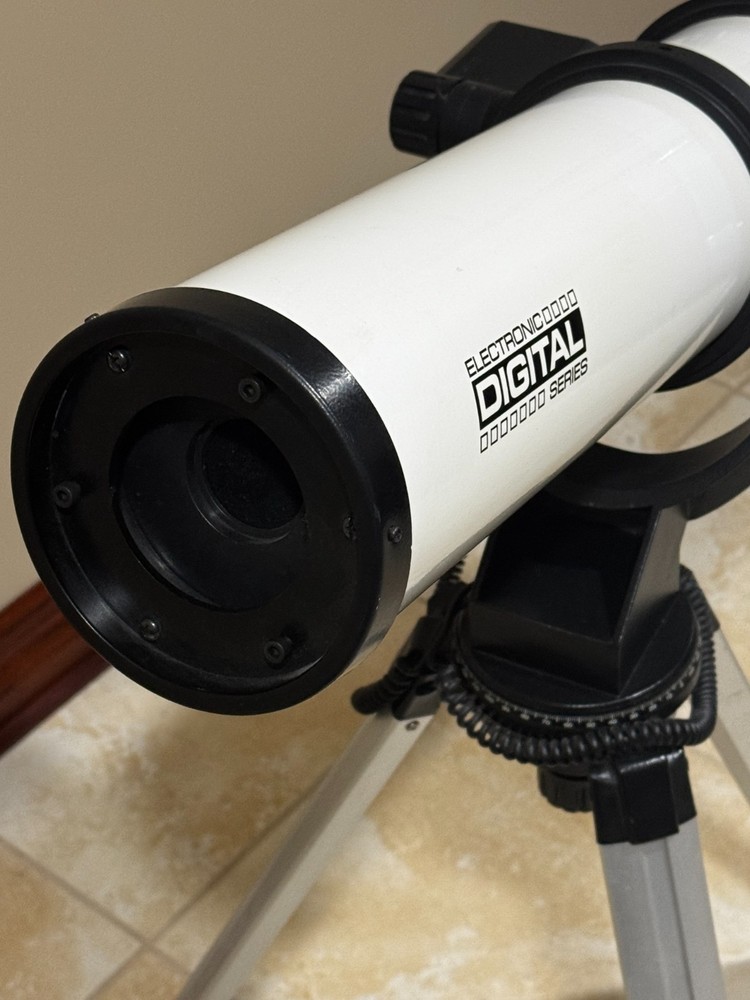 Meade DS Telescope with Autostar computer controller DS-114