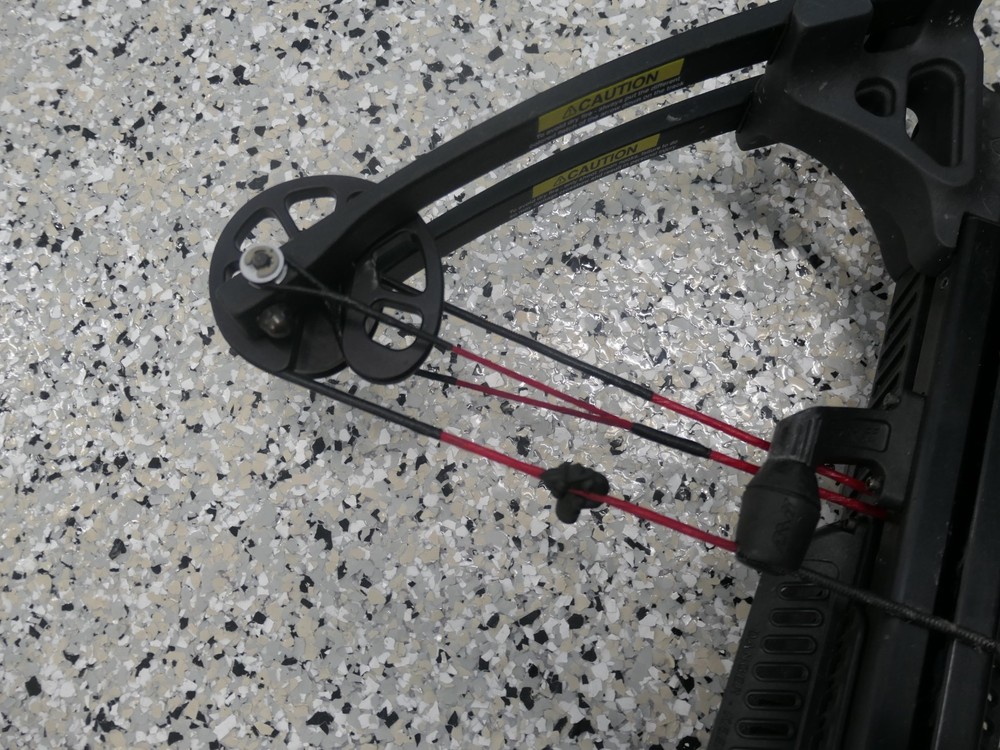 Barnett Whitetail Hunter Pro FX Crossbow W/Case