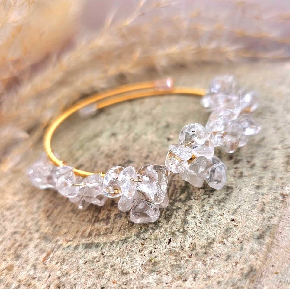 Nature Crystal Chips Flowers Bangle