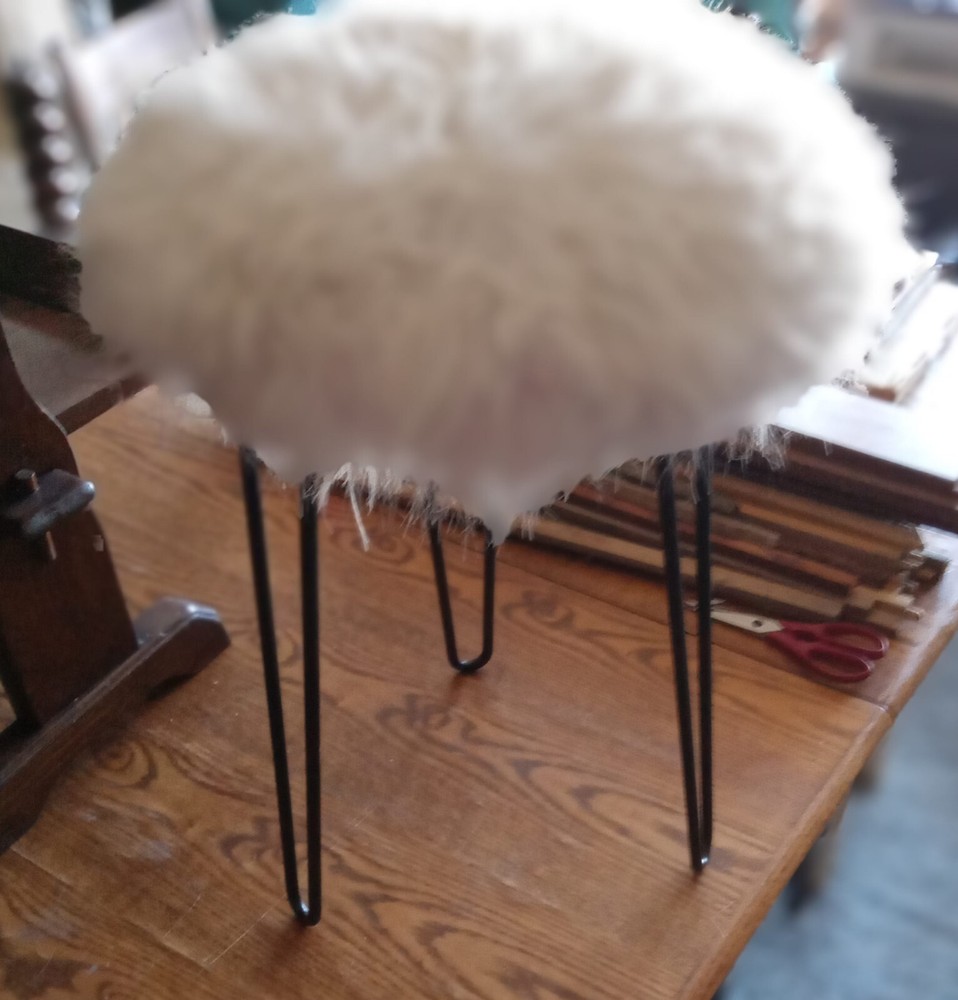 White Fur Vanity Bench (RP) (VB-1)
