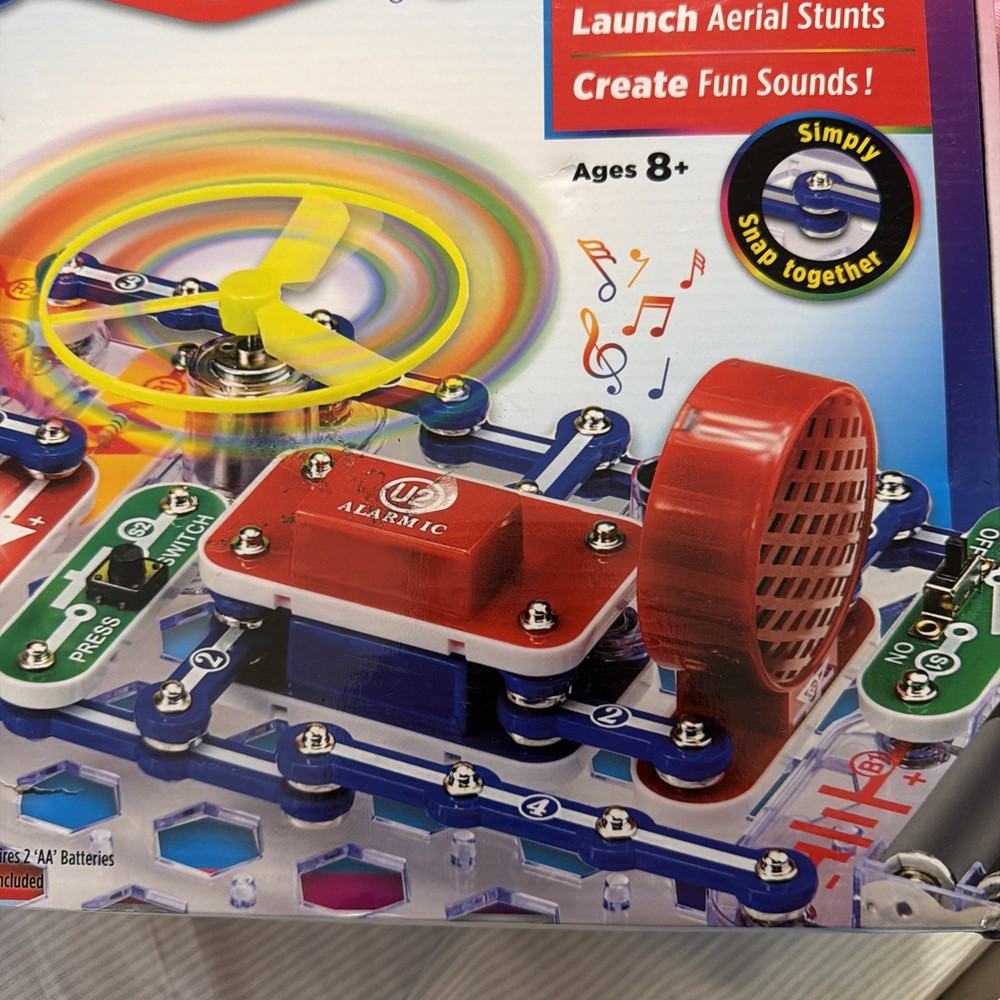 NEW Unopened Box SNAP CIRCUITS EXPLORER 100+ Projects Learn Electronics Age 8+