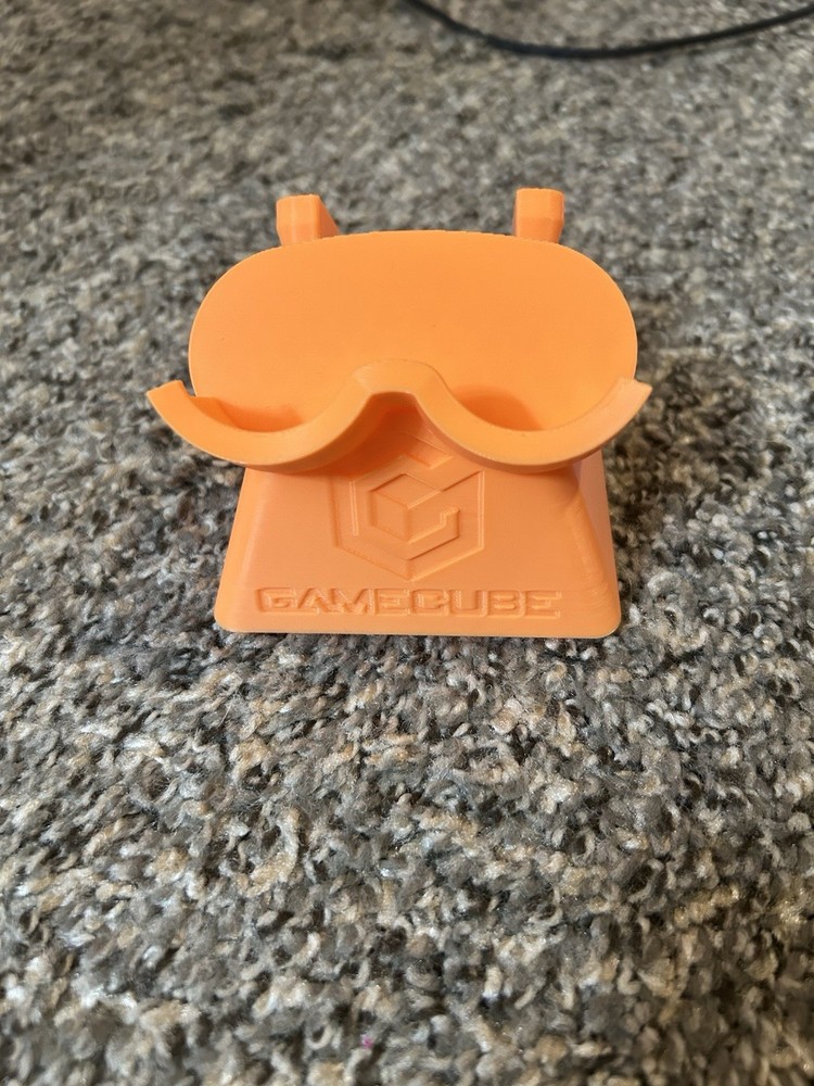 Nintendo GameCube Controller Stand with Engraved Logo 3D print