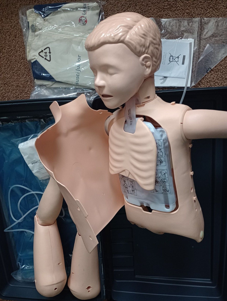 (ONE) Laerdal Resusci Junior CPR Trainer Dummy System w/ Hard Case -EMT Training