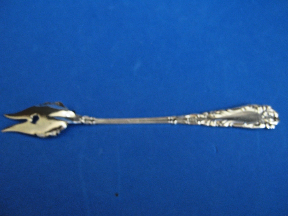 STERLING SILVER PICKLE FORK w/"W" MARK/ .5 OZ in WEIGHT