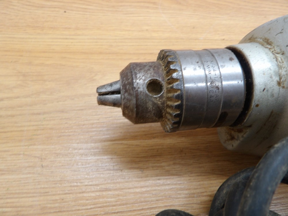 BLACK & DECKER REVERSING DRILL 1/2" VARIABLE SPEED # 7264 & Milescraft Drill 90