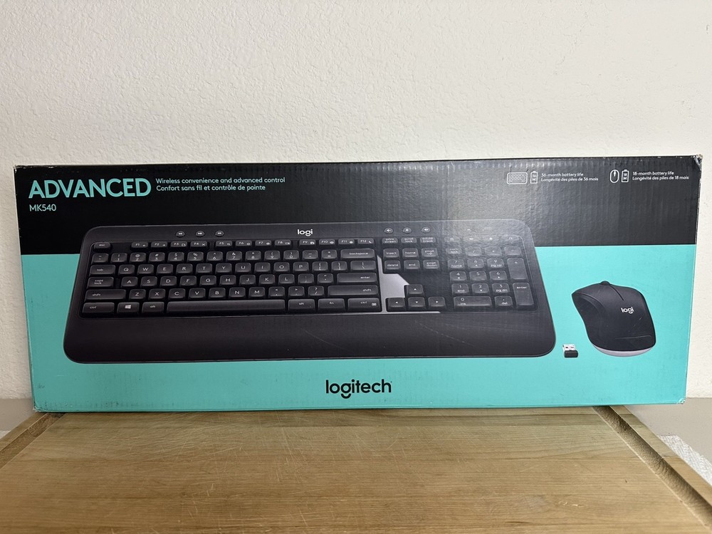 Logitech - MK540 Full-size Advanced Wireless Keyboard and Mouse Combo - NEW