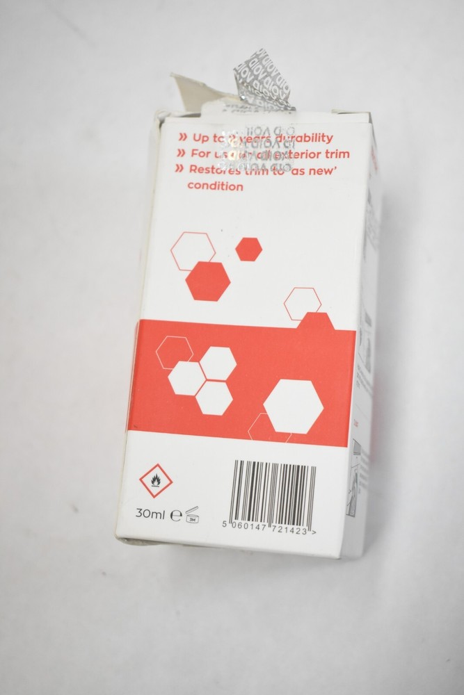 Gtechniq Smart Surface Science C4 Permanent Trim Restorer 30mL Trim Protection