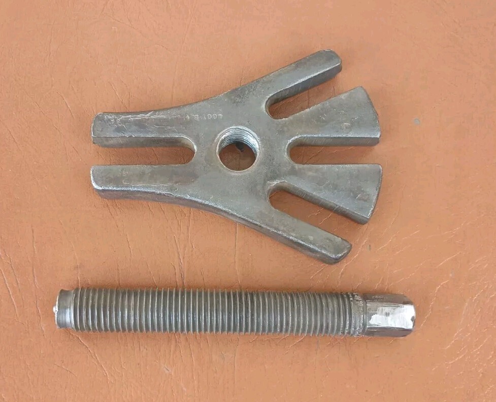Plomb 4001-B Puller Hub and 4001-S Bolt USA