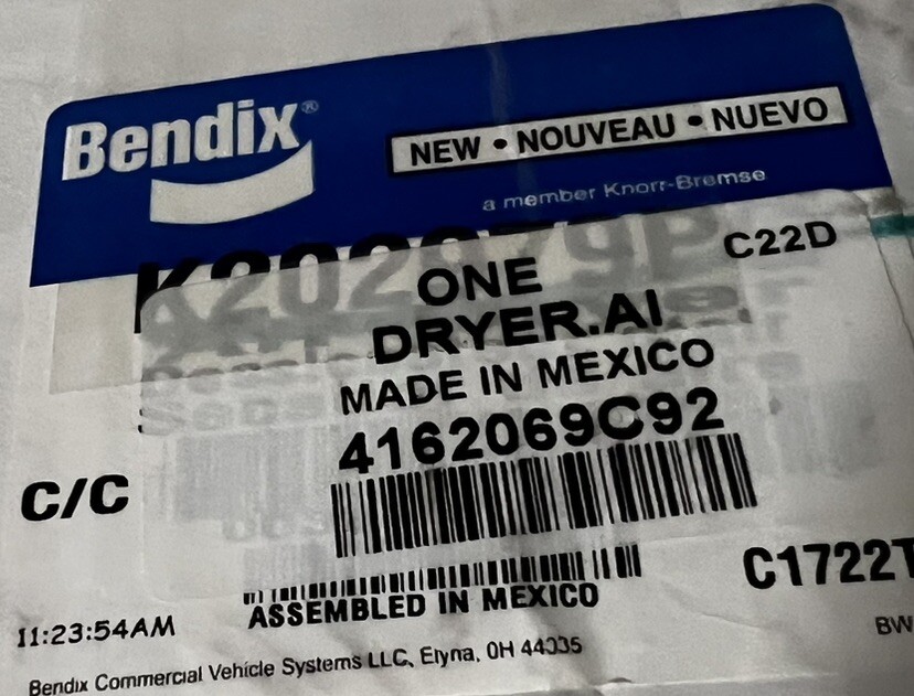 4162069C92 AIR DRYER, NAVISTAR OEM, BENDIX AD9-SI WITH IPC