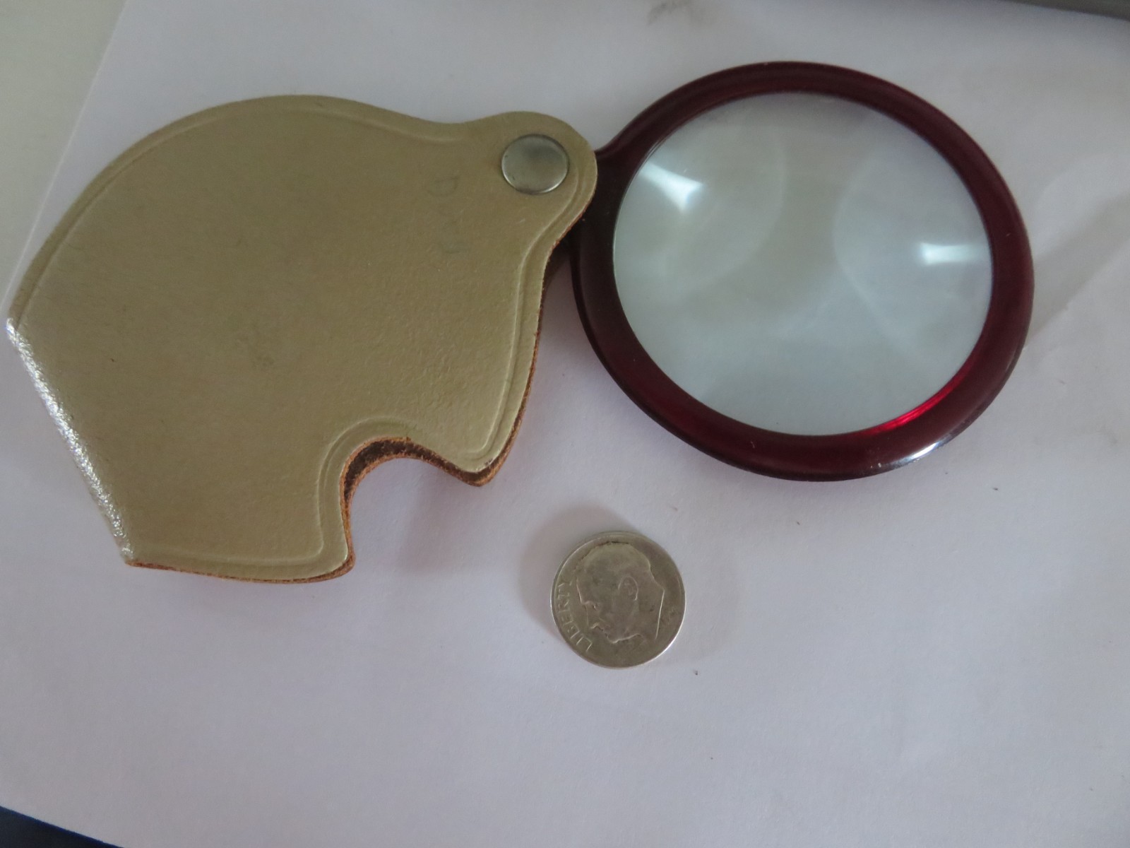 Vintage Whitman Bakelite Pocket Magnifier in Leather case with free shipping