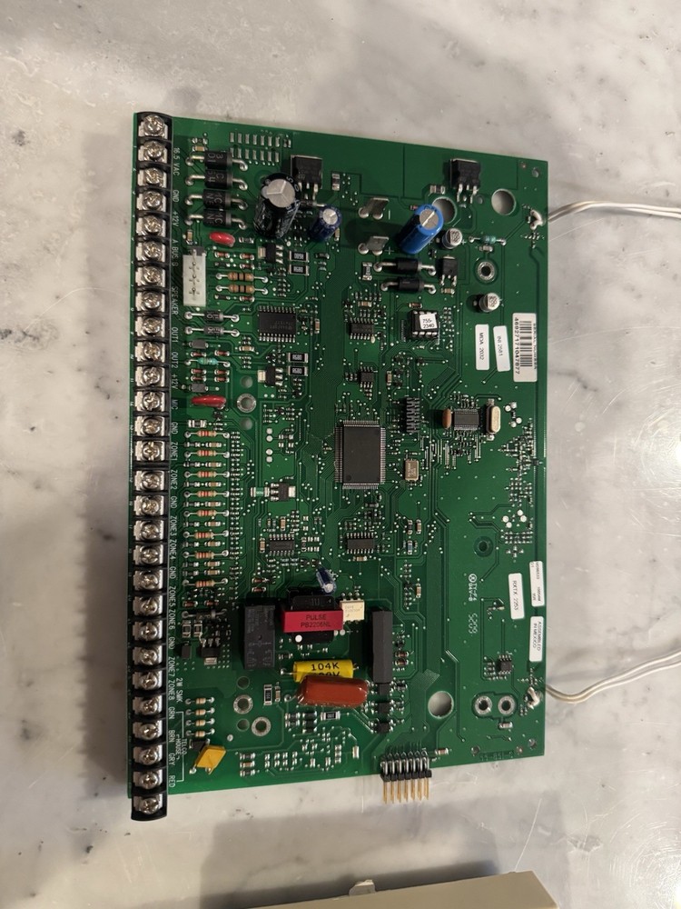 GE Concord 4 alarm panel with keypad