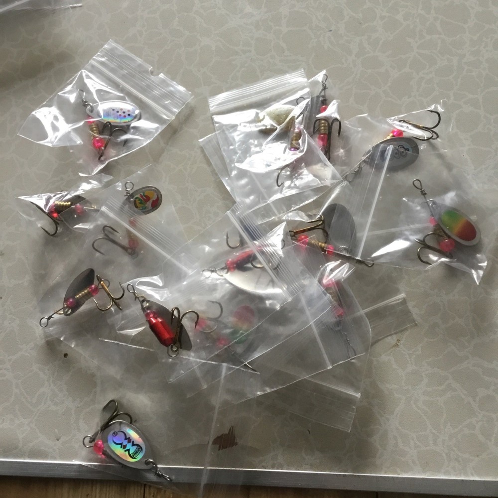 Salmon And Trout Spinners Assorted Colours Sent At Random 15 Per Set 4gram