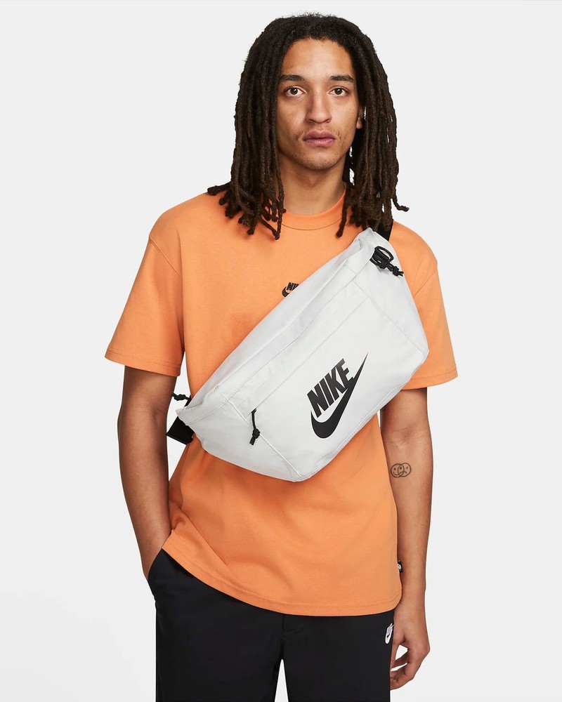 Nike Tech Hip Pack. Light Bone/Black/Black (10L). BA5751-072