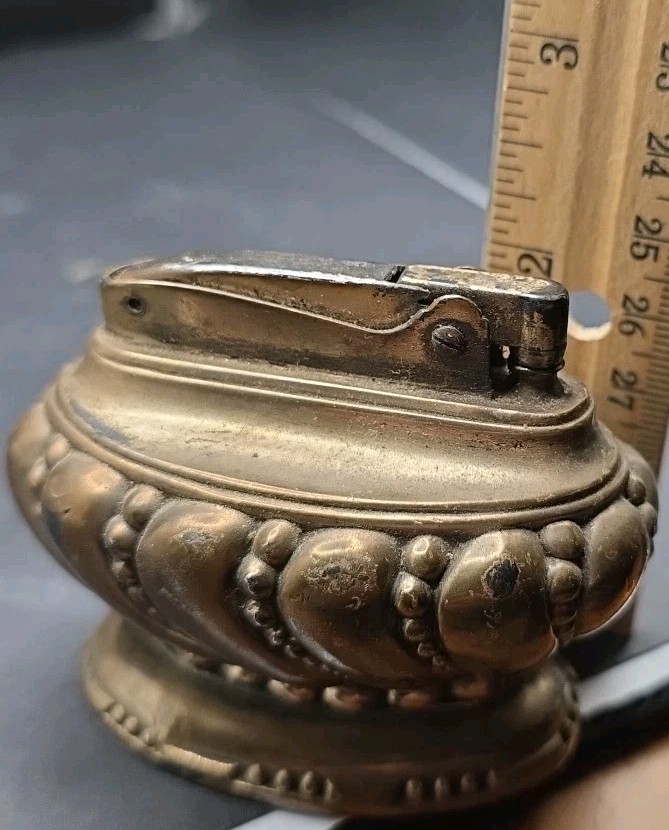 RONSON CROWN SILVERPLATED TABLE LIGHTER