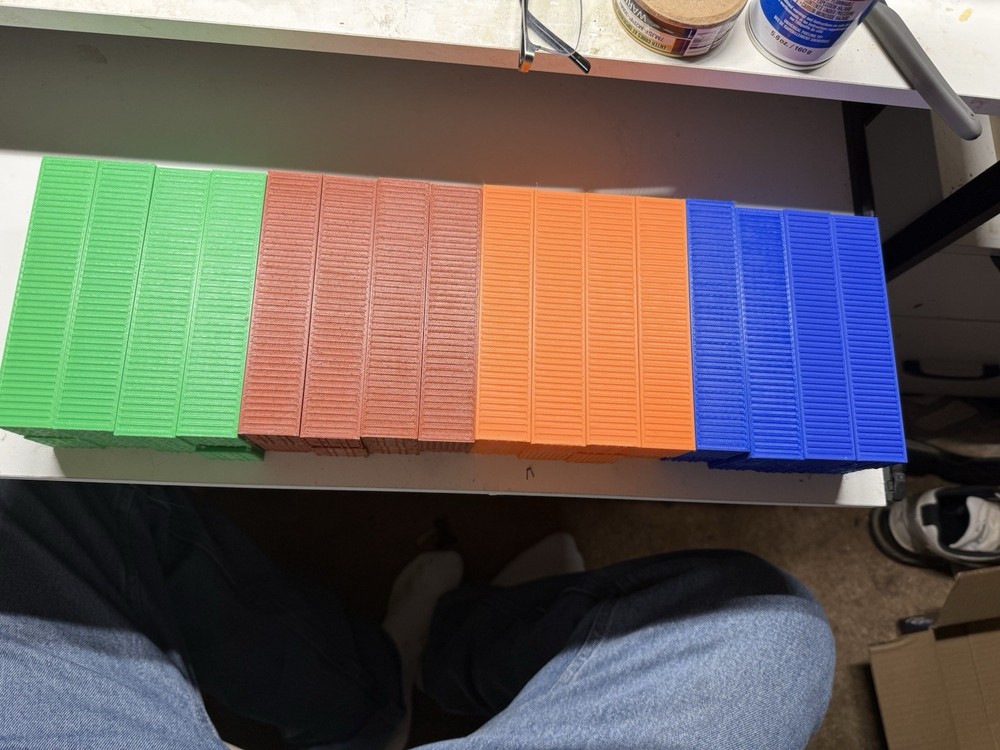 32 Ho Scale, Shipping Containers