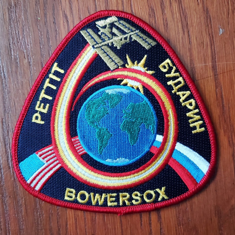NASA ISS EXPEDITION 6 PATCH 4 x 4 1/4 INCH