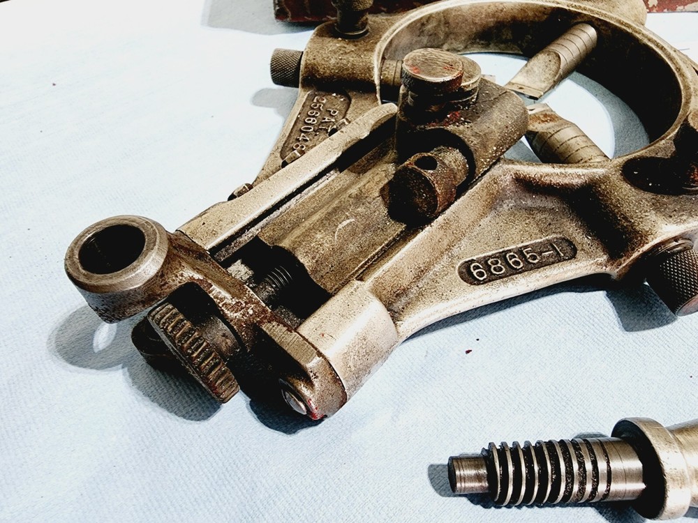 Perfect Circle 6865-1 Manulathe Piston Regroover