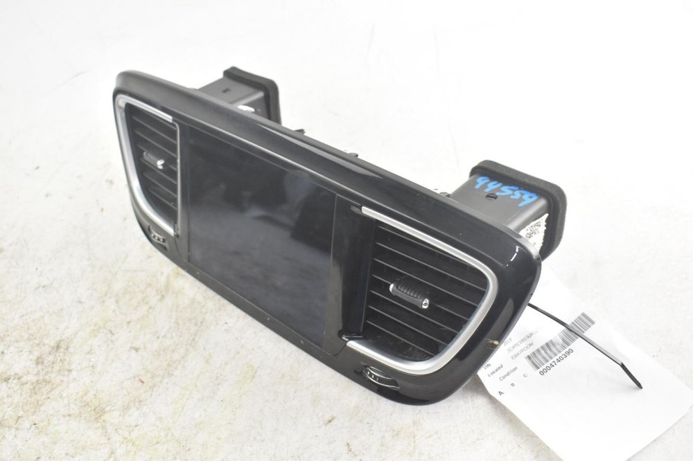 2018 Chrysler Pacifica Used Touch Screen Display ID 68316174, Reprogram Required