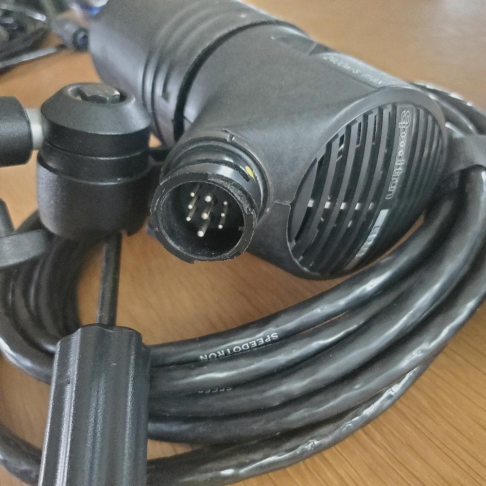 Speedotron 202VF 2400 W/SMax