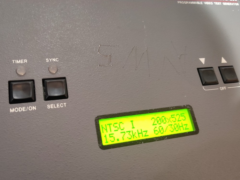 Extron VTG 200 Programmable Video Test Generator Good Condition With Scratches