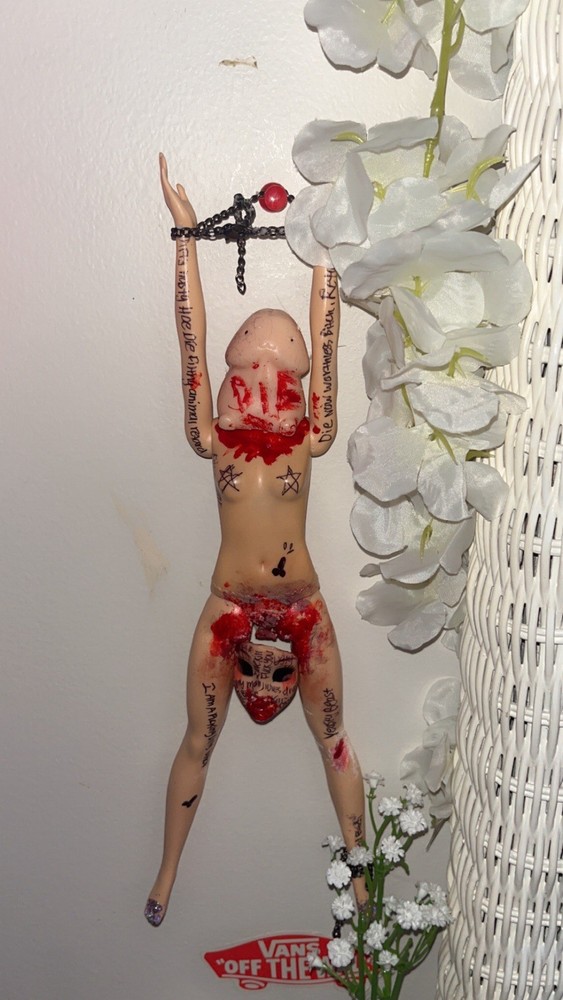 🏩Voodoo Doll With Newborn Sacrifice💒
