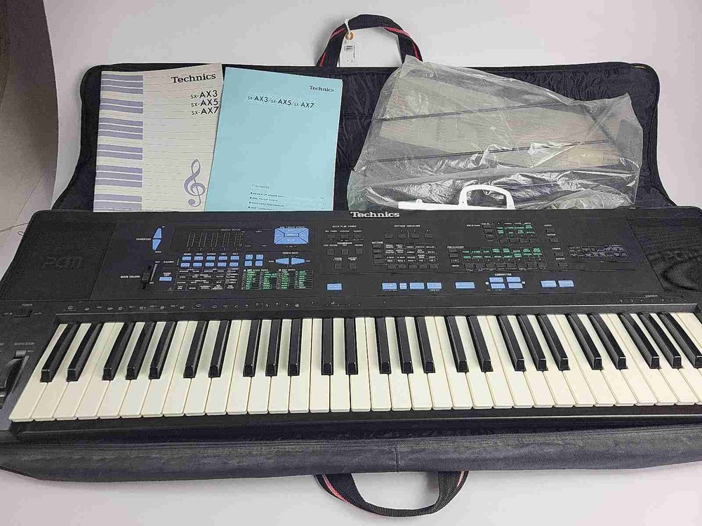 Technics SX-AX3 Synth Keyboard W/Case And Manual