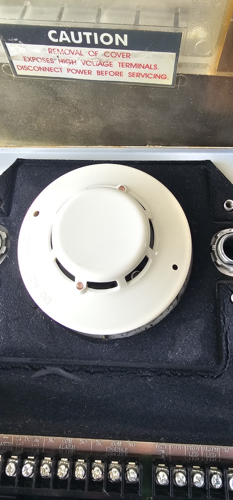 SILENT KNIGHT SD505-ADHR Duct Detector (built-in Relay) w/SD505-APS Smoke Head