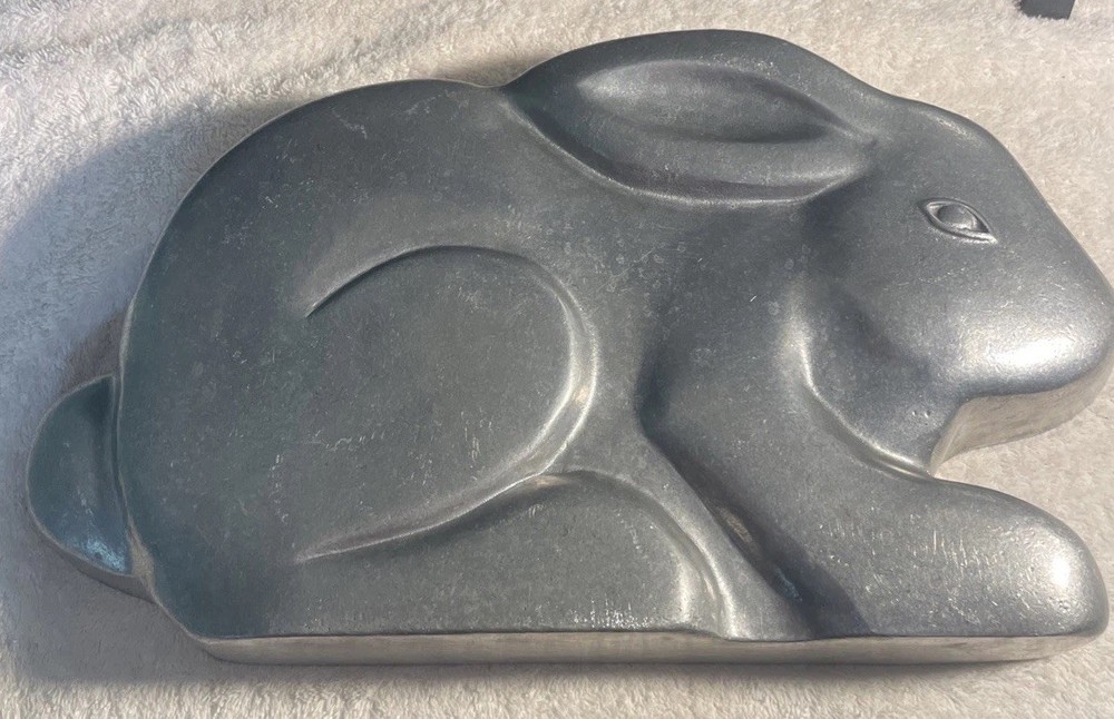 Vintage Aluminum Bunny Cake Pan Mold