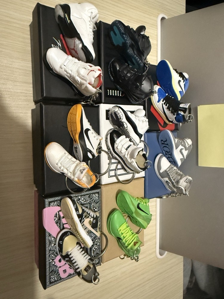 3D mini Sneaker Keychain