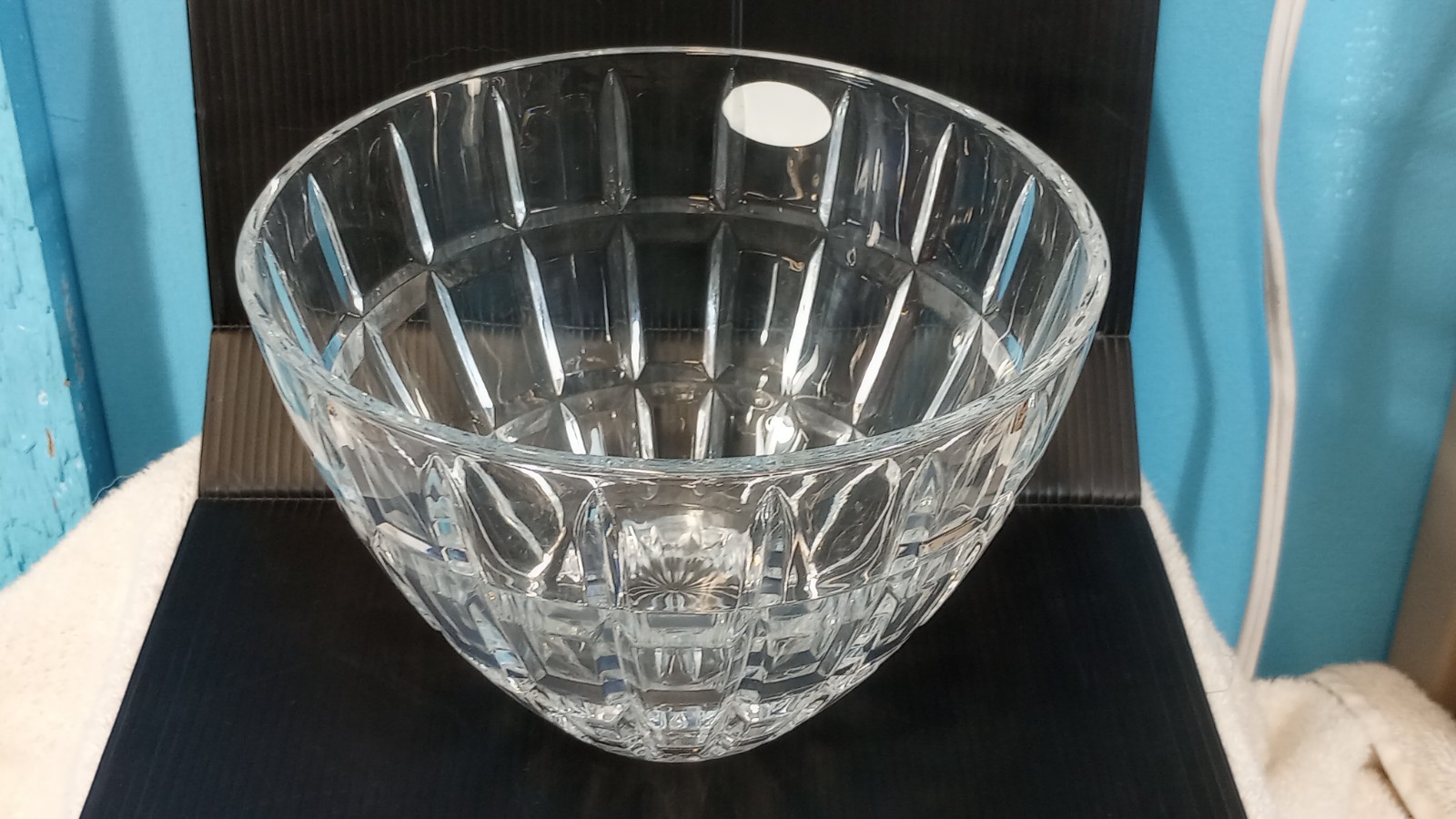 Fifth Avenue Crystal Emerald Bowl 7"