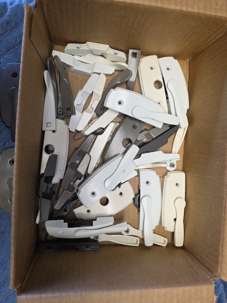 ANDERSEN WOODRIGHT WINDOW HARDWARE LOCK SET 0102631 Read Description