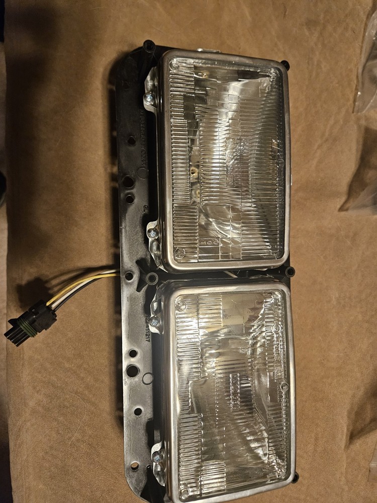 Advanced Technology Corp. 122-411217 HEADLAMP ASSEMBLY