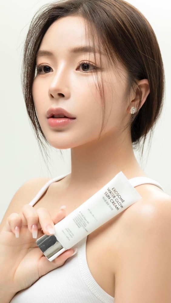 DOW Exosome Water Glow Sun Cream