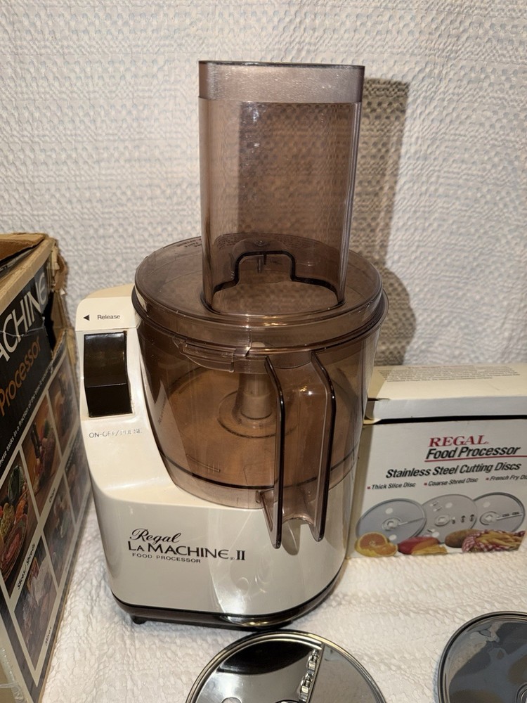 Vintage Regal La Machine II Food Processor Model V588