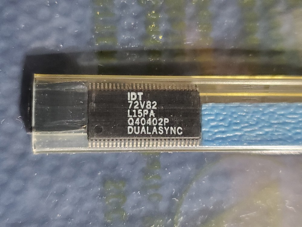 IDT IDT72V82L15PA IC - Asynchronous FIFO