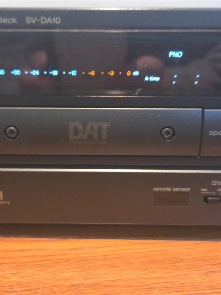 Technics SV-DA10 DAT Player Recorder Digital Audio Tape Deck