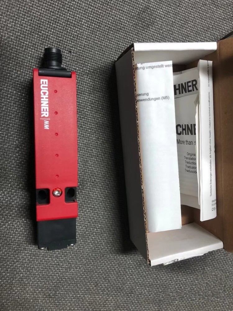 1PCS NEW NM02VZA-SM4 safety switch
