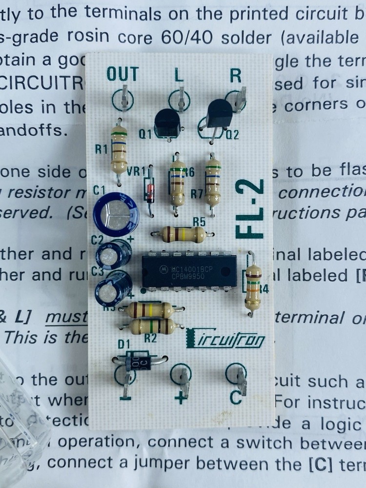 Circuitron (800-5102) FL-2 Alternating Flasher -Electronics for Model Railroads